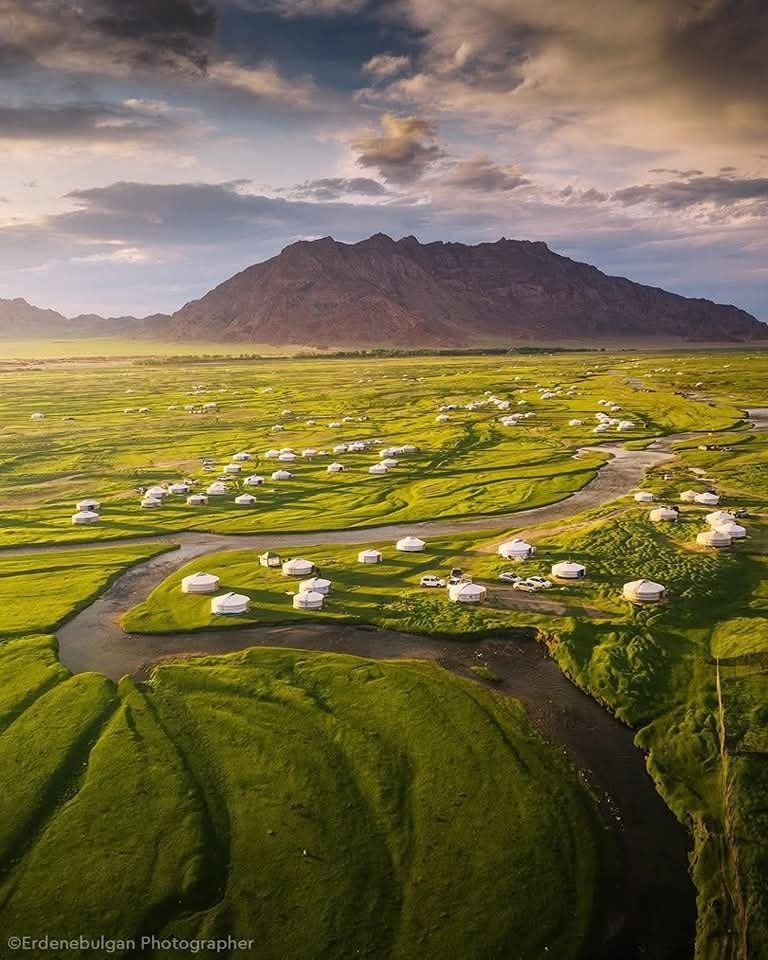 Уулсын өнгө